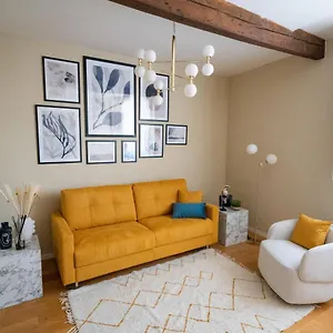  Apartment Piazza Santo Stefano Con Vista Italy