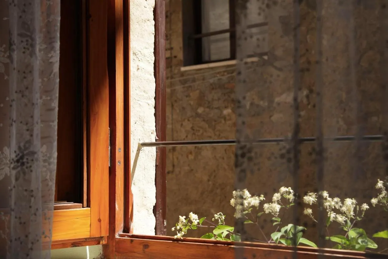 La Casina Di Elena, Romantic Apartment In San Gimignano